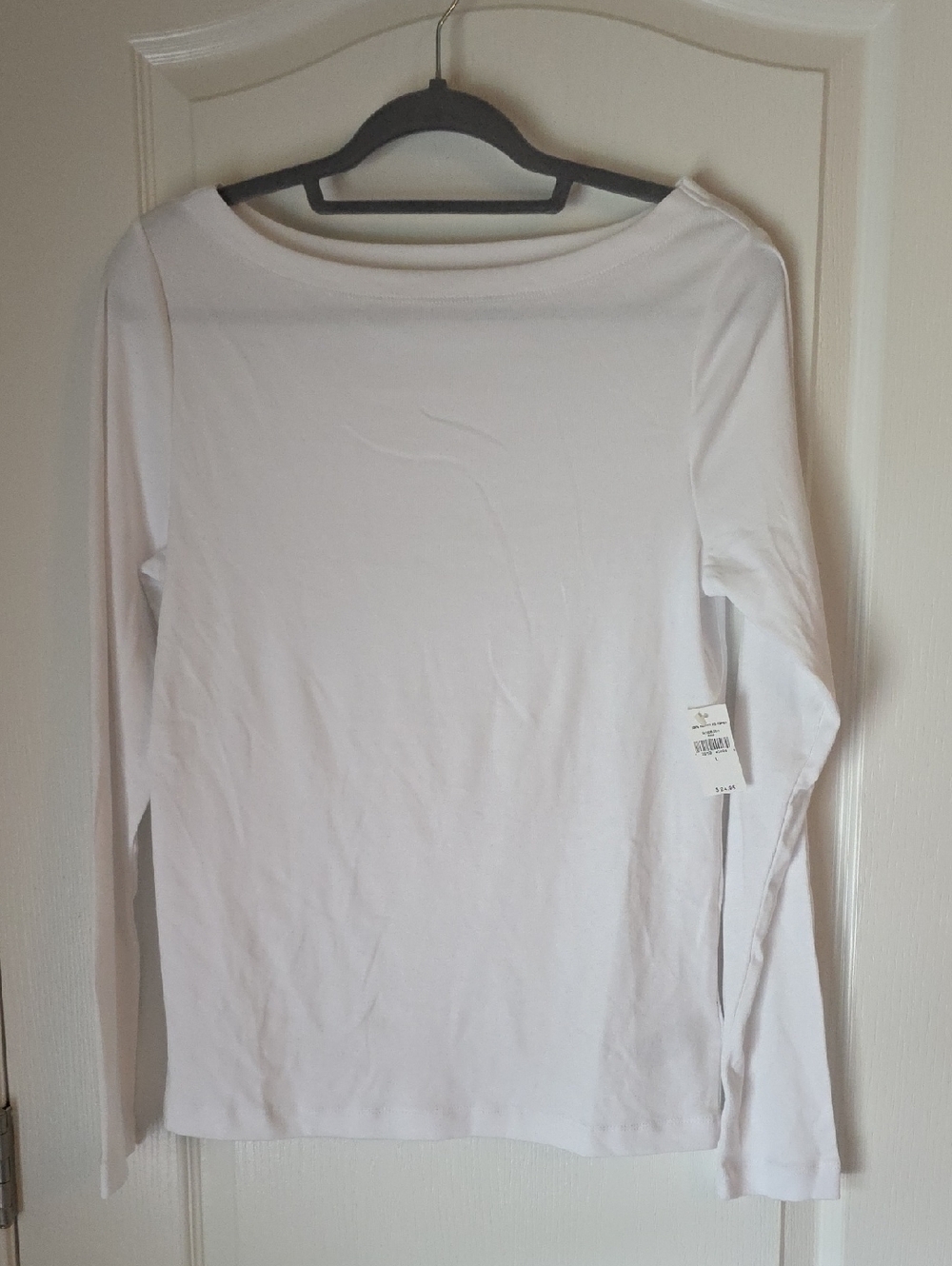 GAP White Modern Tee - Long Sleeve Crew Neck